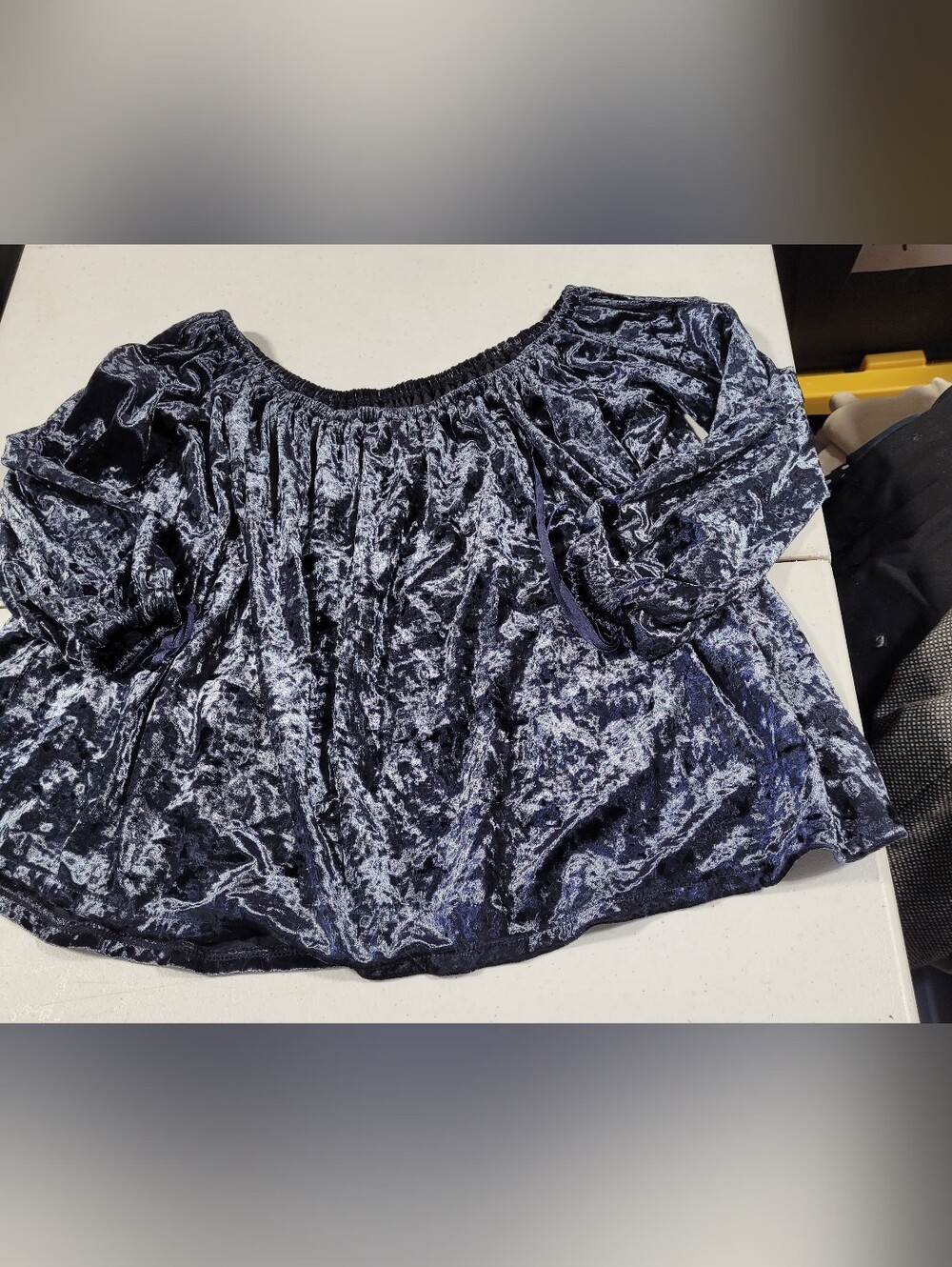 American Eagle Outfitters Crushed Velvet Off-Shoulder Bandeau - Deep Navy